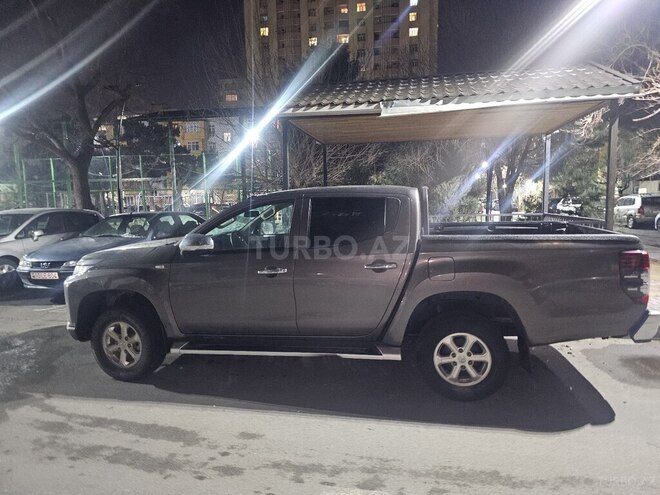 Mitsubishi L200 2021, 250,000 km - 2.5 л - Bakı