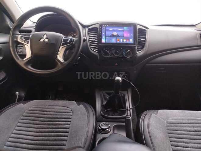 Mitsubishi L200 2021, 250,000 km - 2.5 л - Bakı