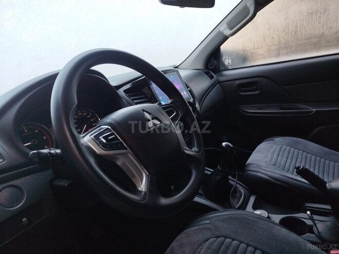 Mitsubishi L200 2021, 250,000 km - 2.5 л - Bakı