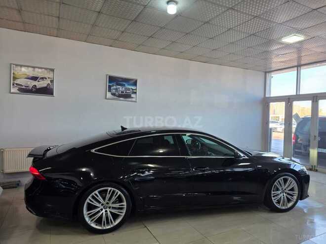 Audi A7-8