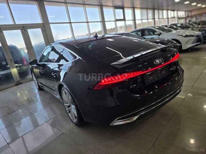 Audi A7-12