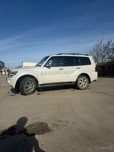 Mitsubishi Pajero 2008, 243,992 km - 3.0 l - Bakı
