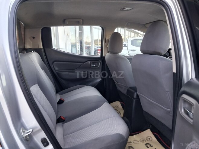 Mitsubishi L200-7