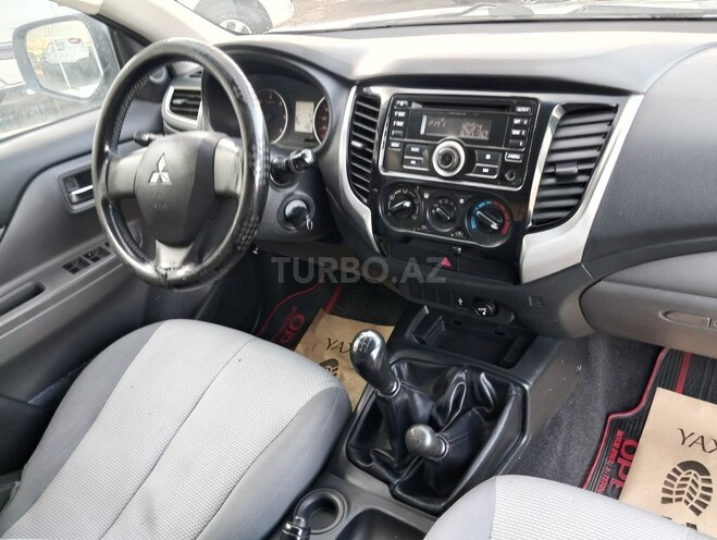 Mitsubishi L200-8