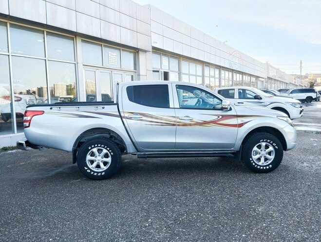 Mitsubishi L200-3