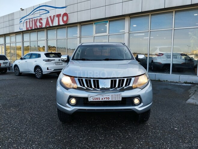 Mitsubishi L200-2
