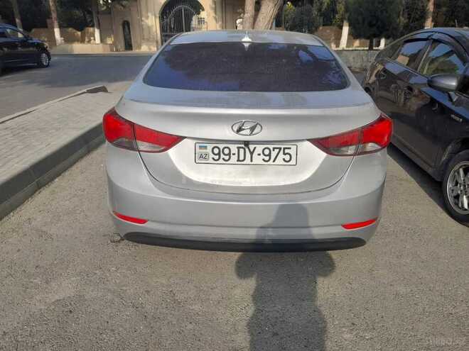 Hyundai Elantra-2