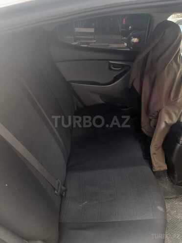 Hyundai Elantra-5