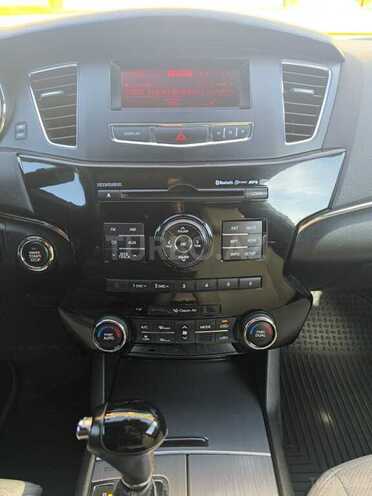 Kia Cadenza-7