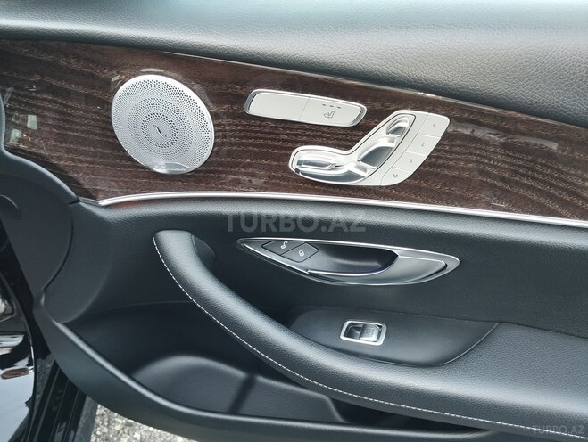 Mercedes E 300-9