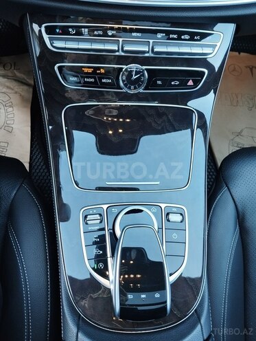 Mercedes E 300-16