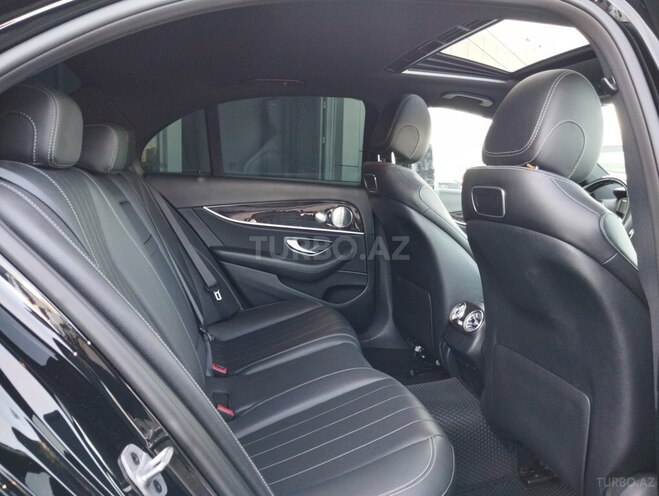 Mercedes E 300-10