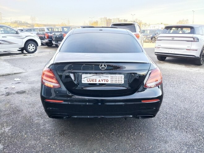 Mercedes E 300-5