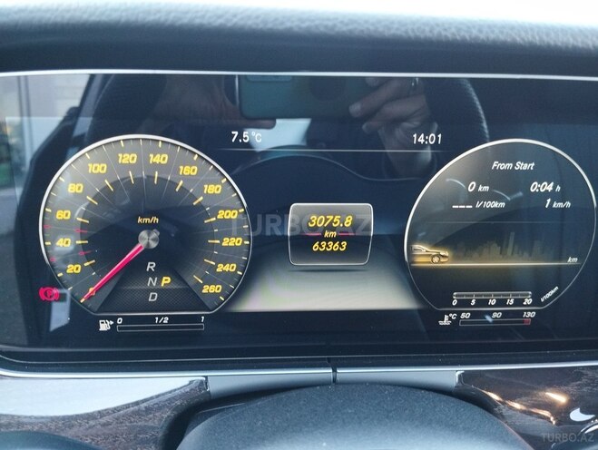 Mercedes E 300-17