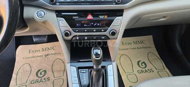 Hyundai Elantra 2018, 120,898 km - 2.0 l - Bakı