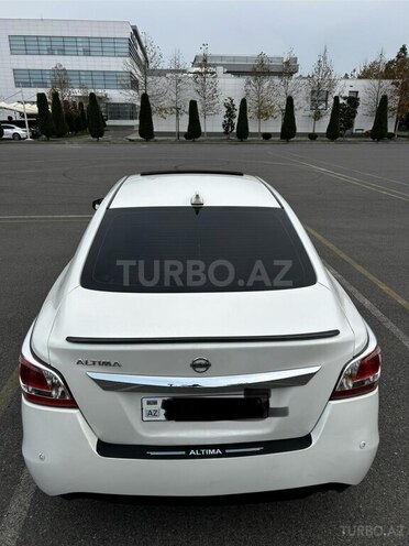 Nissan Altima-2
