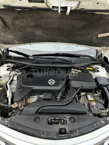 Nissan Altima-6