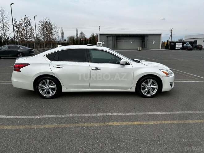 Nissan Altima-8