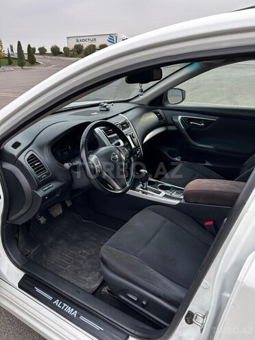 Nissan Altima-9