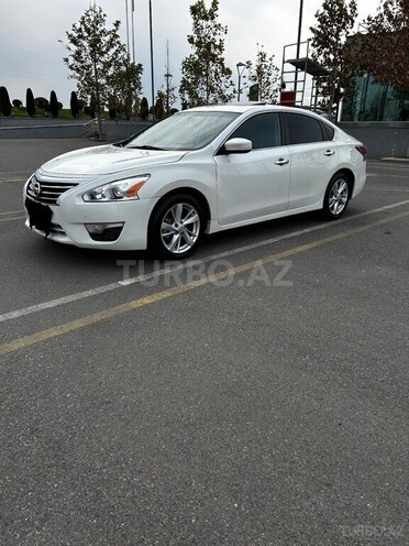 Nissan Altima-12