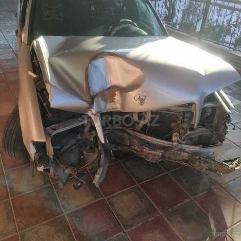Mercedes C 200 1999, 215,000 km - 2.0 l - Cəlilabad