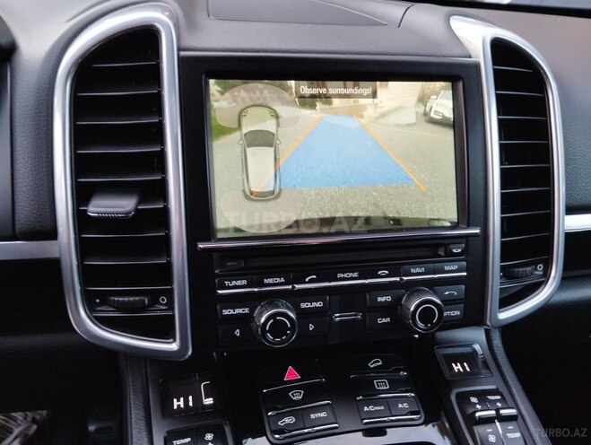 Porsche Cayenne-16