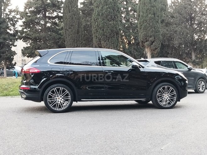 Porsche Cayenne-3