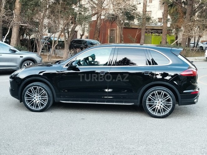 Porsche Cayenne-4