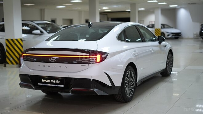 Hyundai Sonata-4
