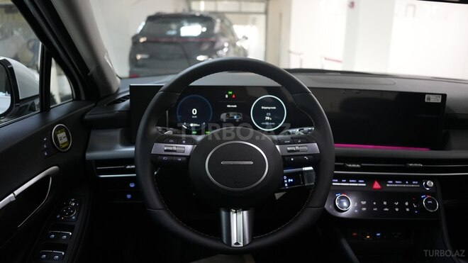 Hyundai Sonata-15