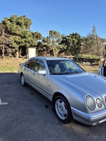 Mercedes E 240 1998, 380,000 km - 2.4 l - Bakı
