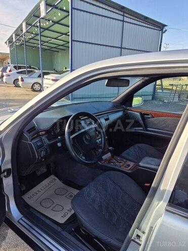 Mercedes E 240 1998, 380,000 km - 2.4 l - Bakı