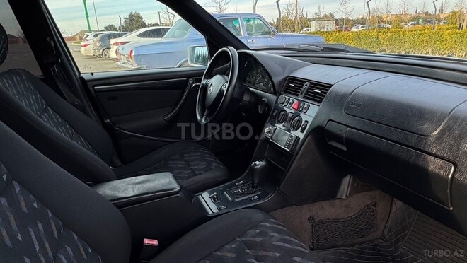 Mercedes C 220 1998, 381,500 km - 2.2 l - Salyan