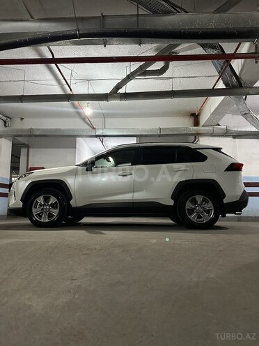 Toyota RAV4-5