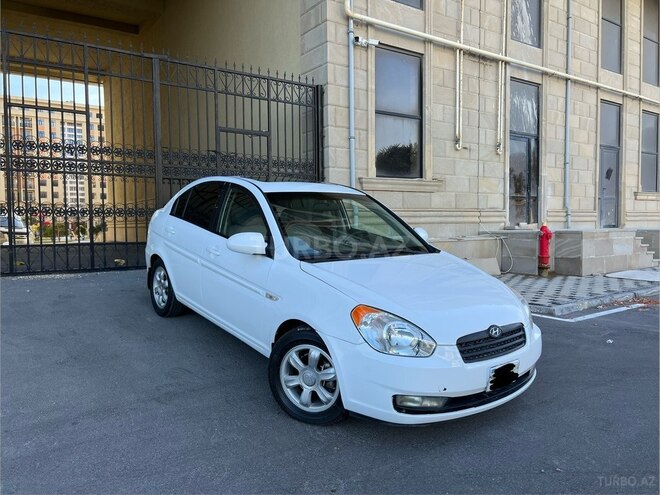 Hyundai Accent-2
