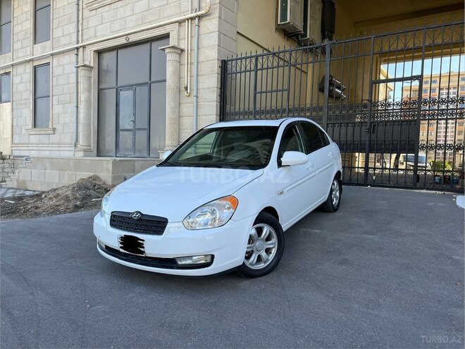 Hyundai Accent-1