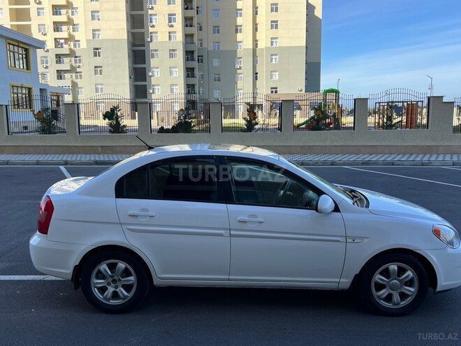 Hyundai Accent-10