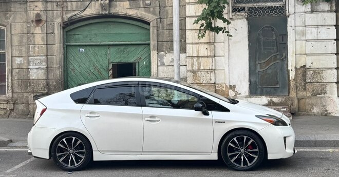 Toyota Prius 2014, 390,000 km - 1.8 л - Bakı