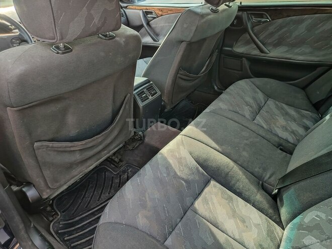 Mercedes E 270 2000, 409,000 km - 2.7 l - Bərdə