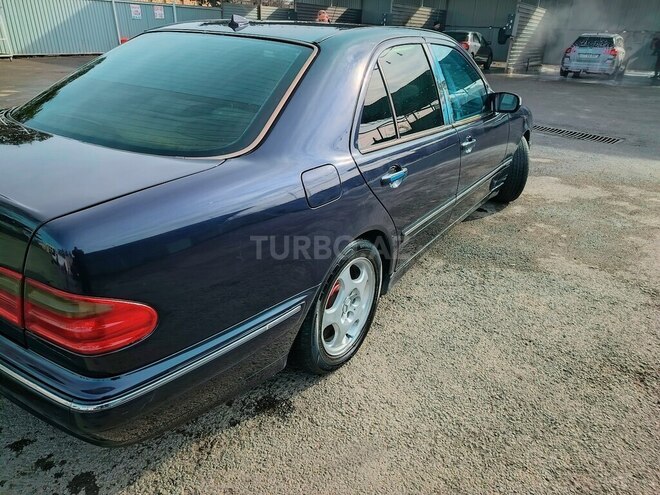 Mercedes E 270 2000, 409,000 km - 2.7 l - Bərdə
