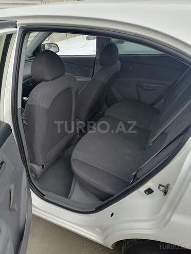 Kia Rio-6