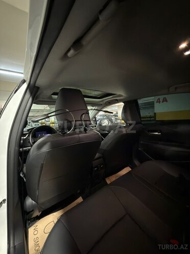 Toyota Corolla 2025, 18,000 km - 1.8 л - Bakı