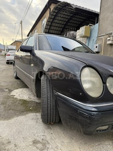 Mercedes E 230 1996, 420,000 km - 2.3 l - Zaqatala