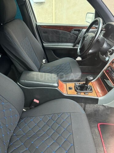 Mercedes E 230 1996, 420,000 km - 2.3 l - Zaqatala