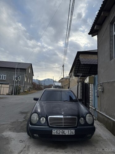 Mercedes E 230 1996, 420,000 km - 2.3 l - Zaqatala