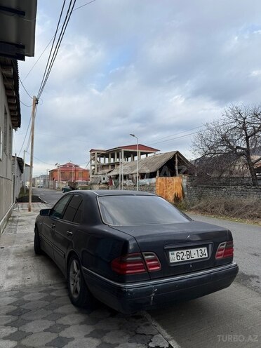 Mercedes E 230 1996, 420,000 km - 2.3 l - Zaqatala