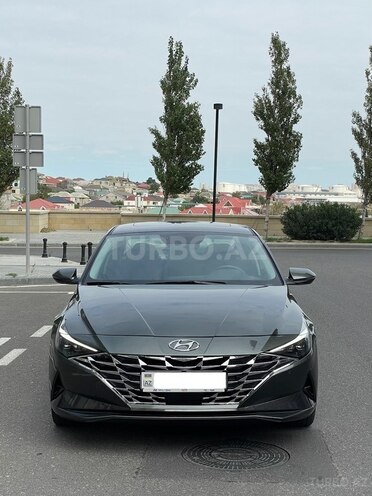Hyundai Elantra-1