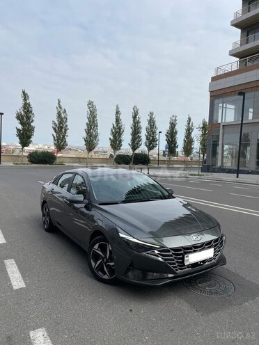 Hyundai Elantra-2