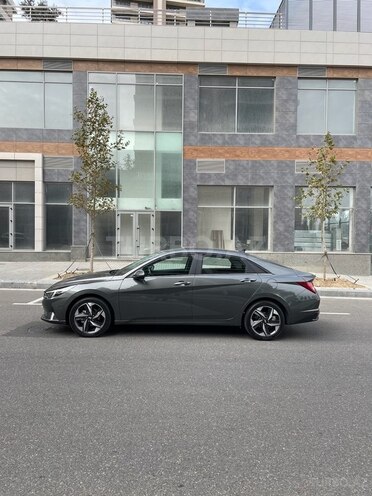 Hyundai Elantra-4