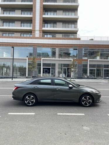 Hyundai Elantra-8